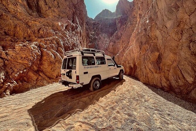 c8 Jeep safari at wady ghonay and the oasis - الصورة 1